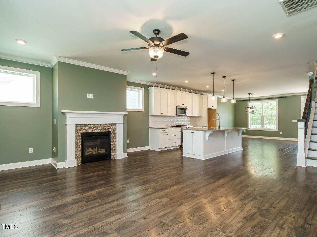 2013 Woodbluff Drive