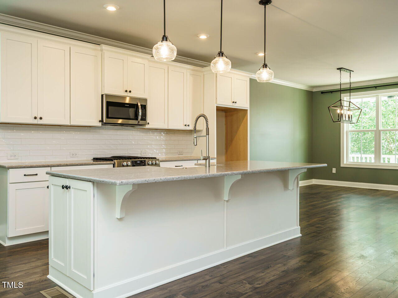 2013 Woodbluff Drive