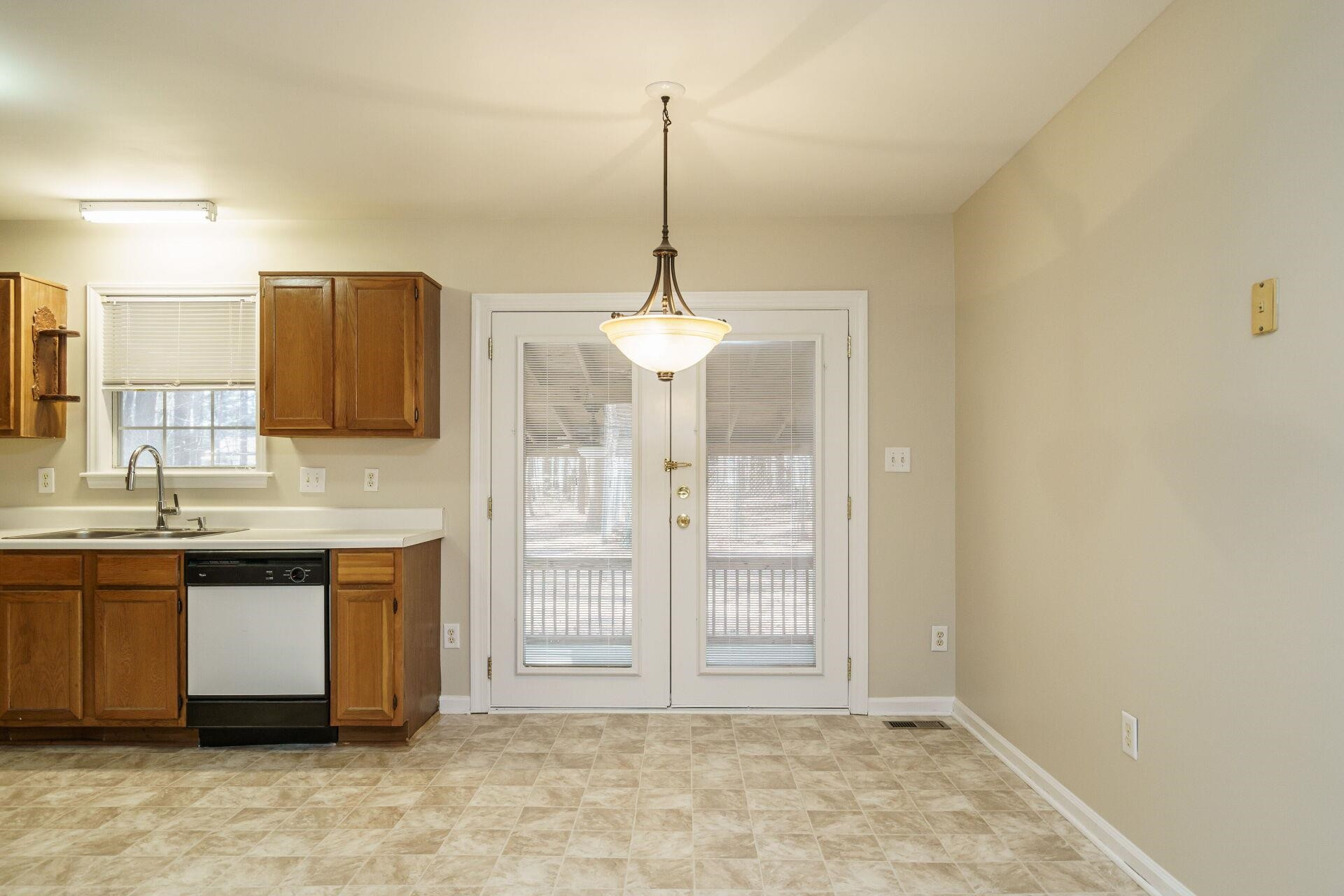 554 Derby Lane