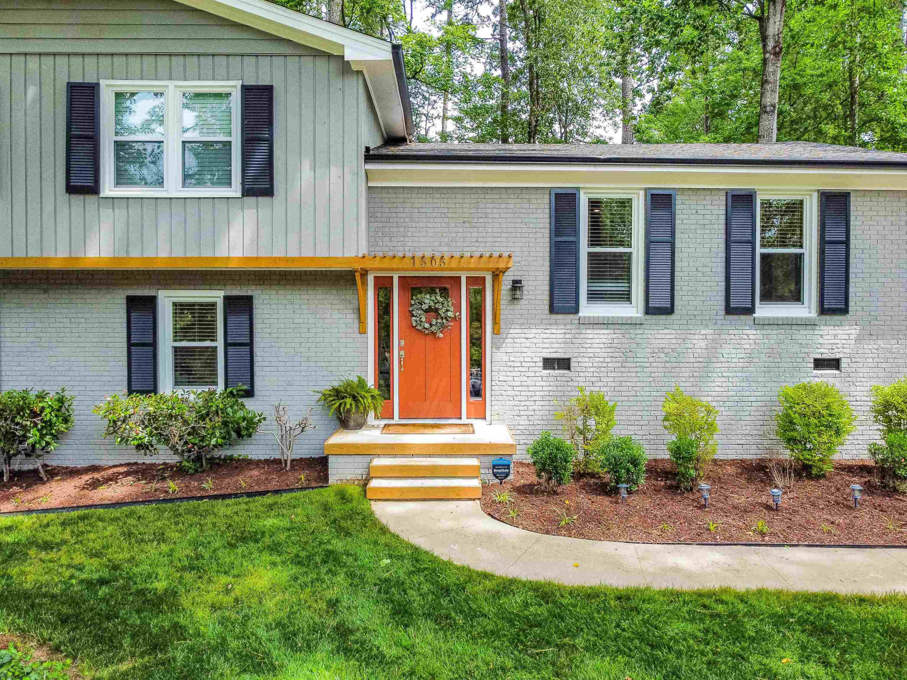1505 Windbur Place