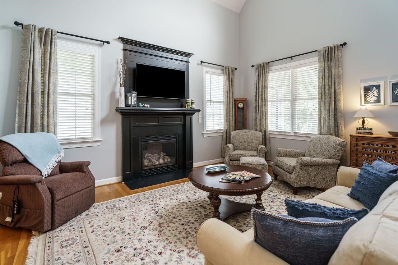 312 Tarragon Trail