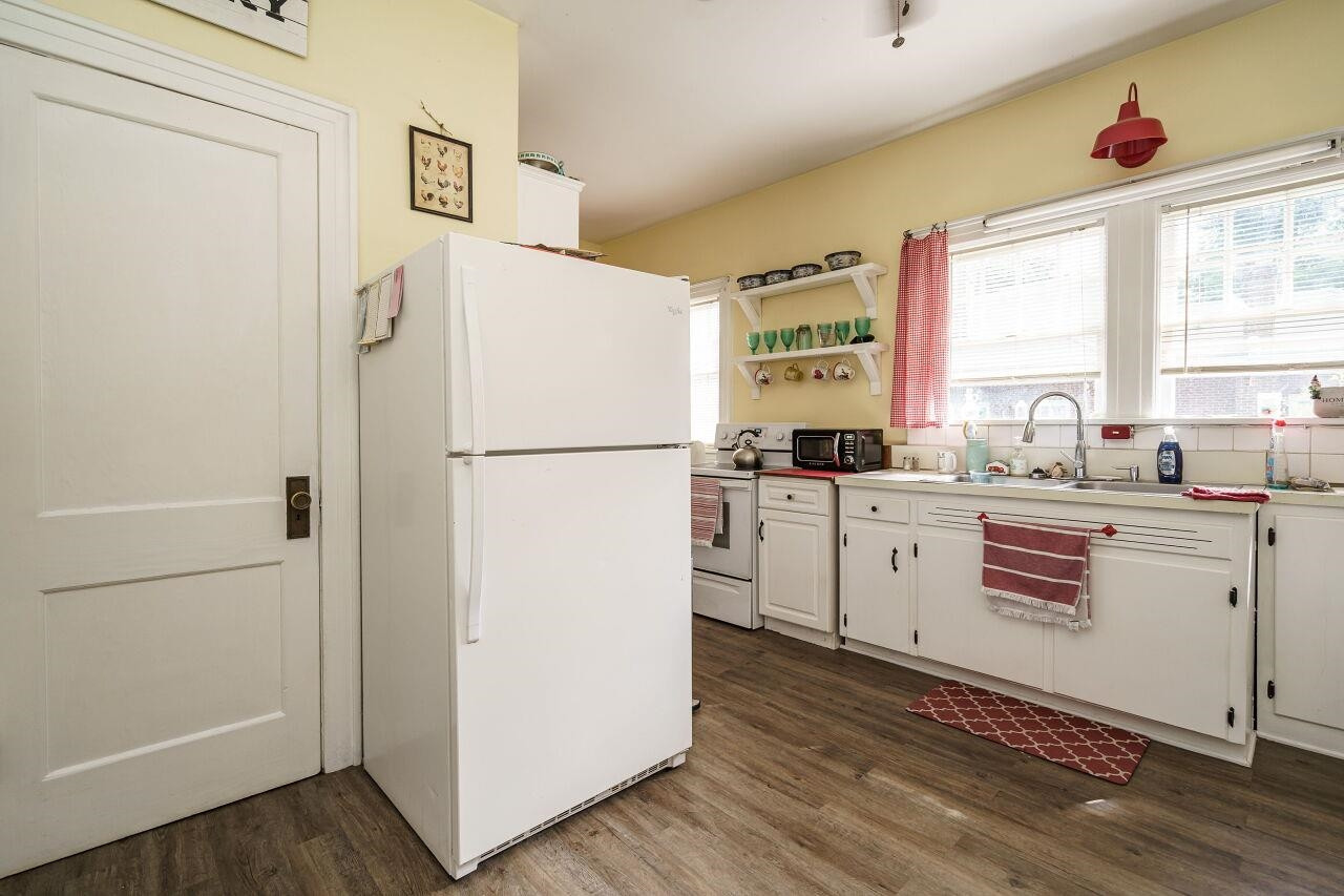 231 W Third Street