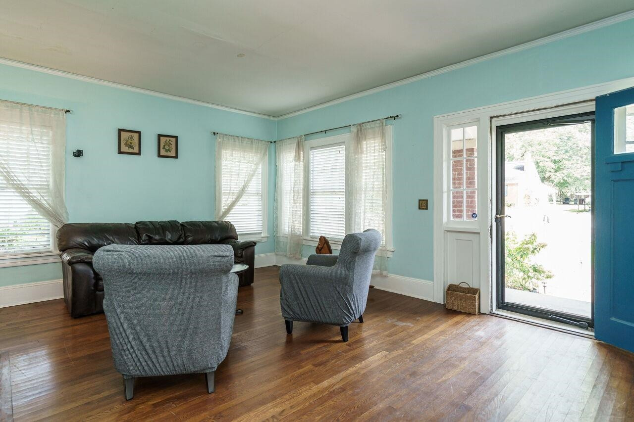 231 W Third Street