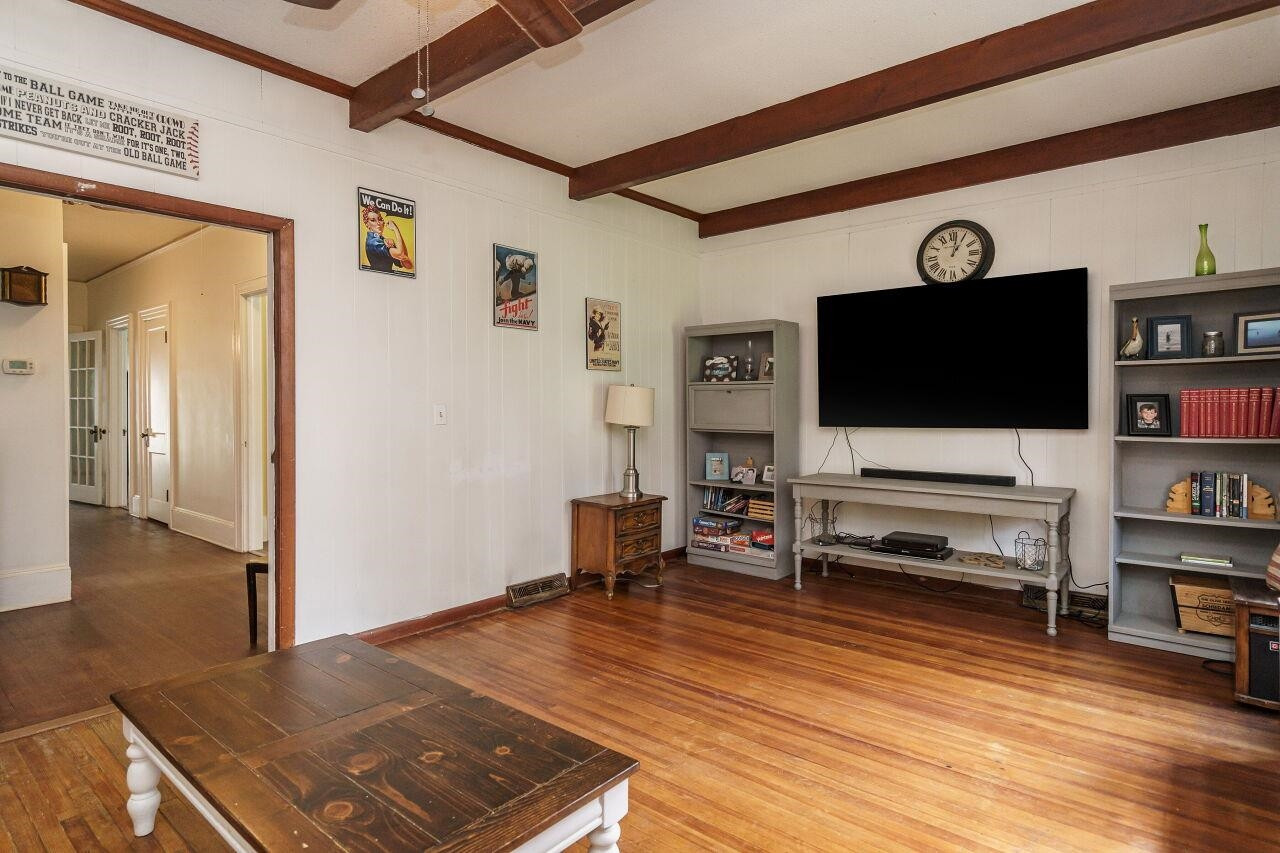 231 W Third Street