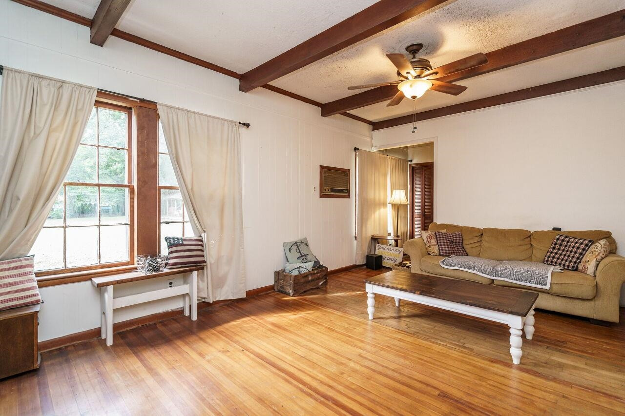 231 W Third Street