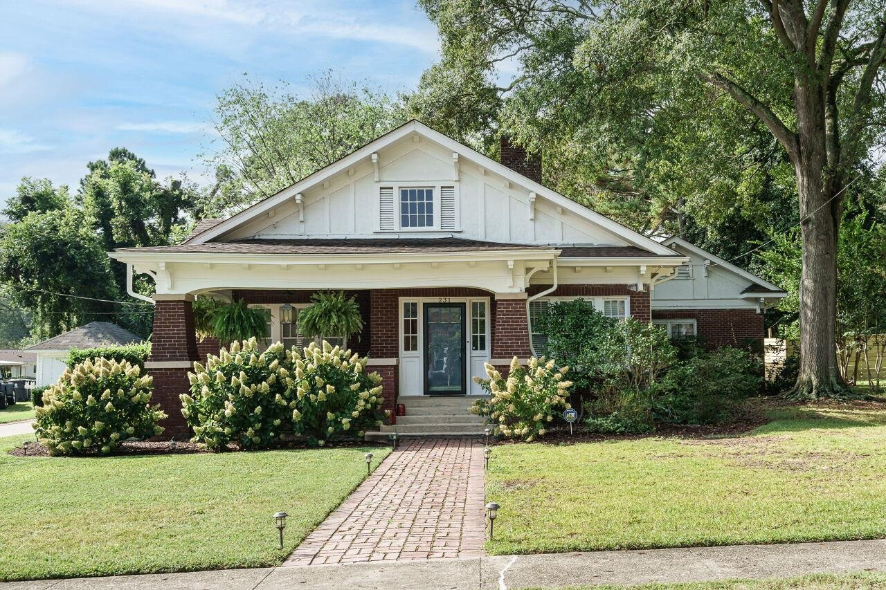 231 W Third Street
