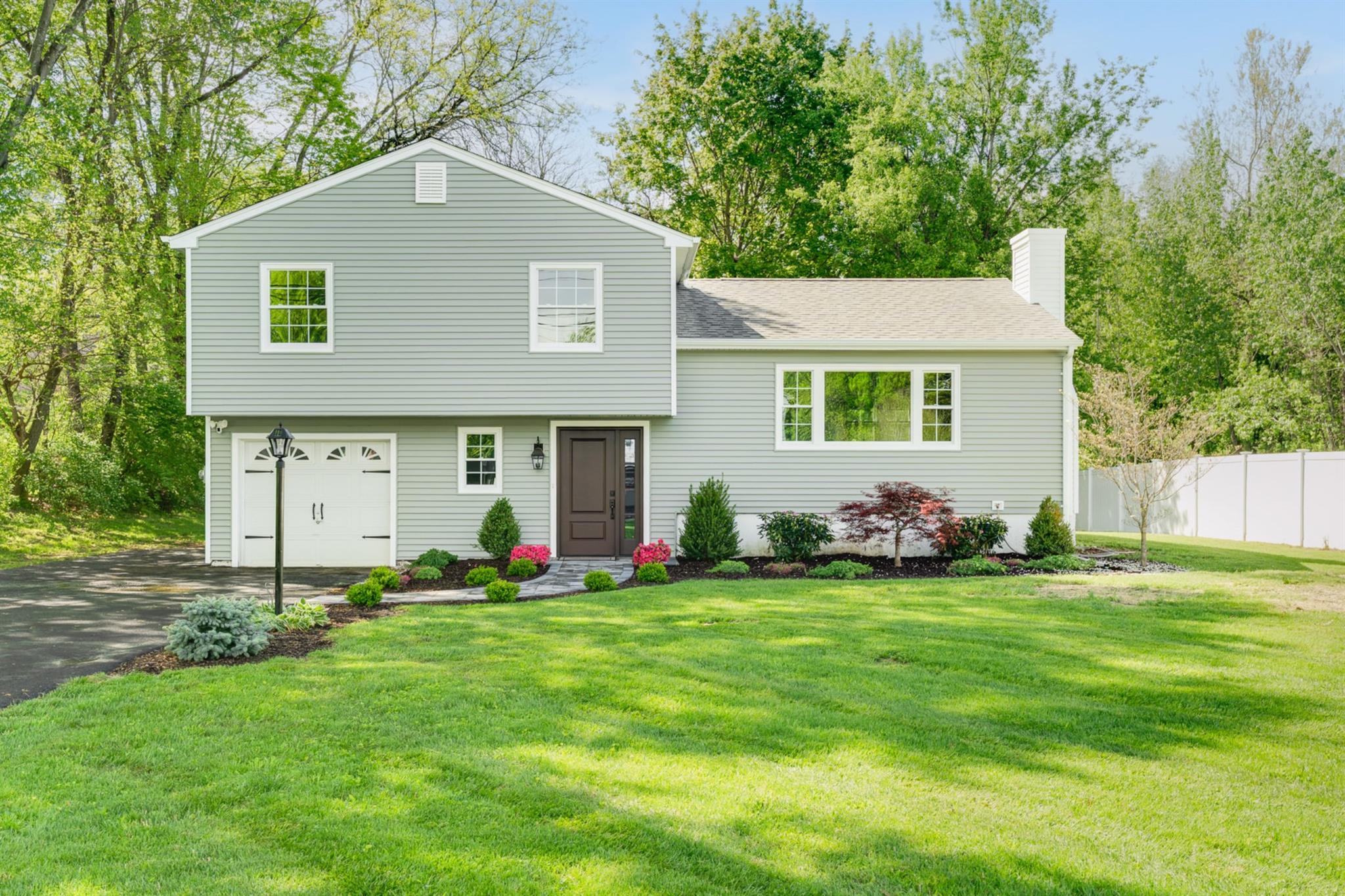 5 Helen Drive