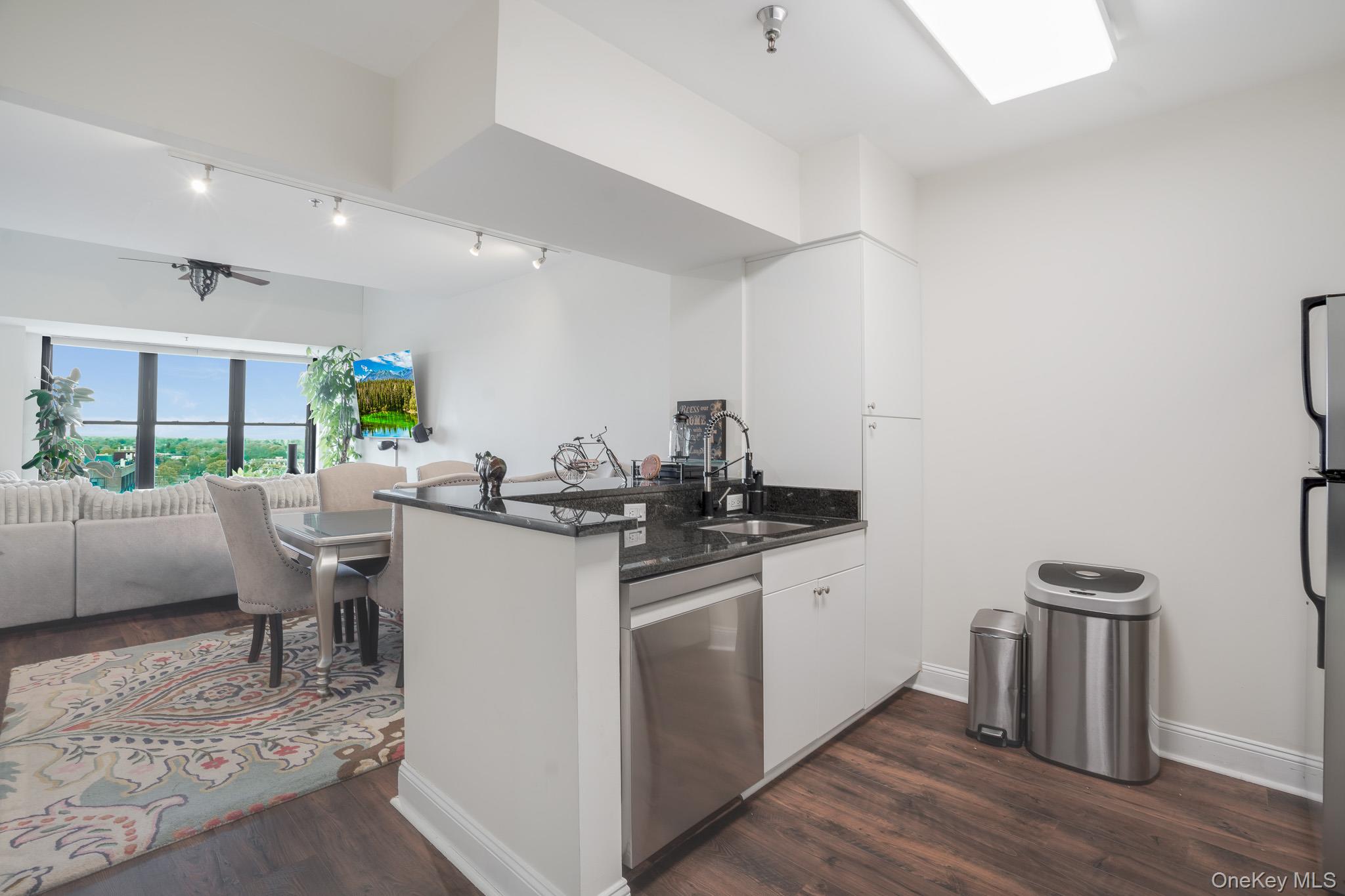 100 New Roc City Plaza Unit: 403