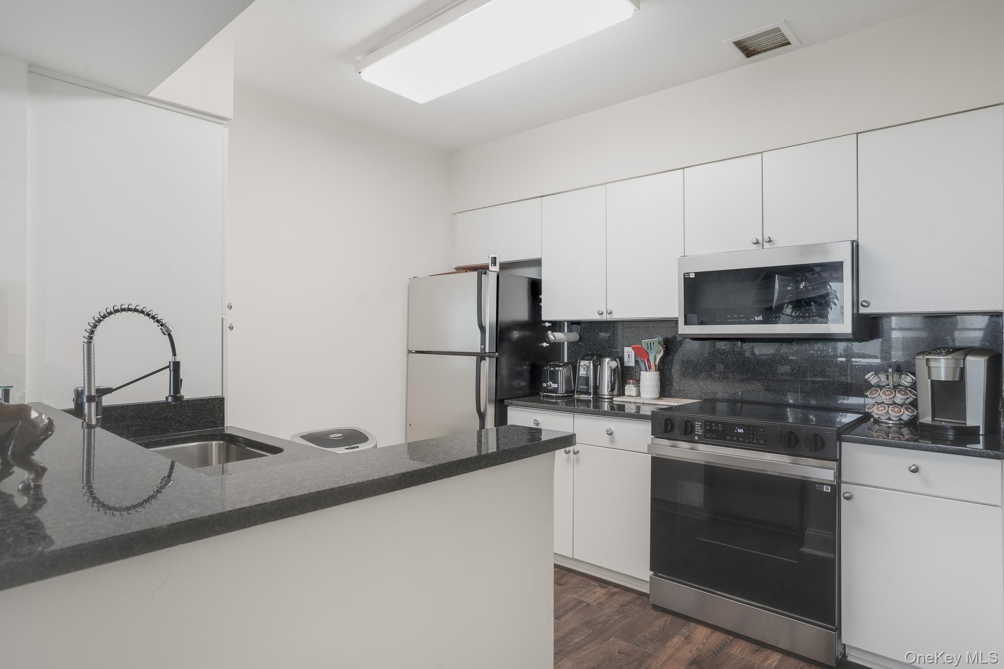 100 New Roc City Plaza Unit: 403