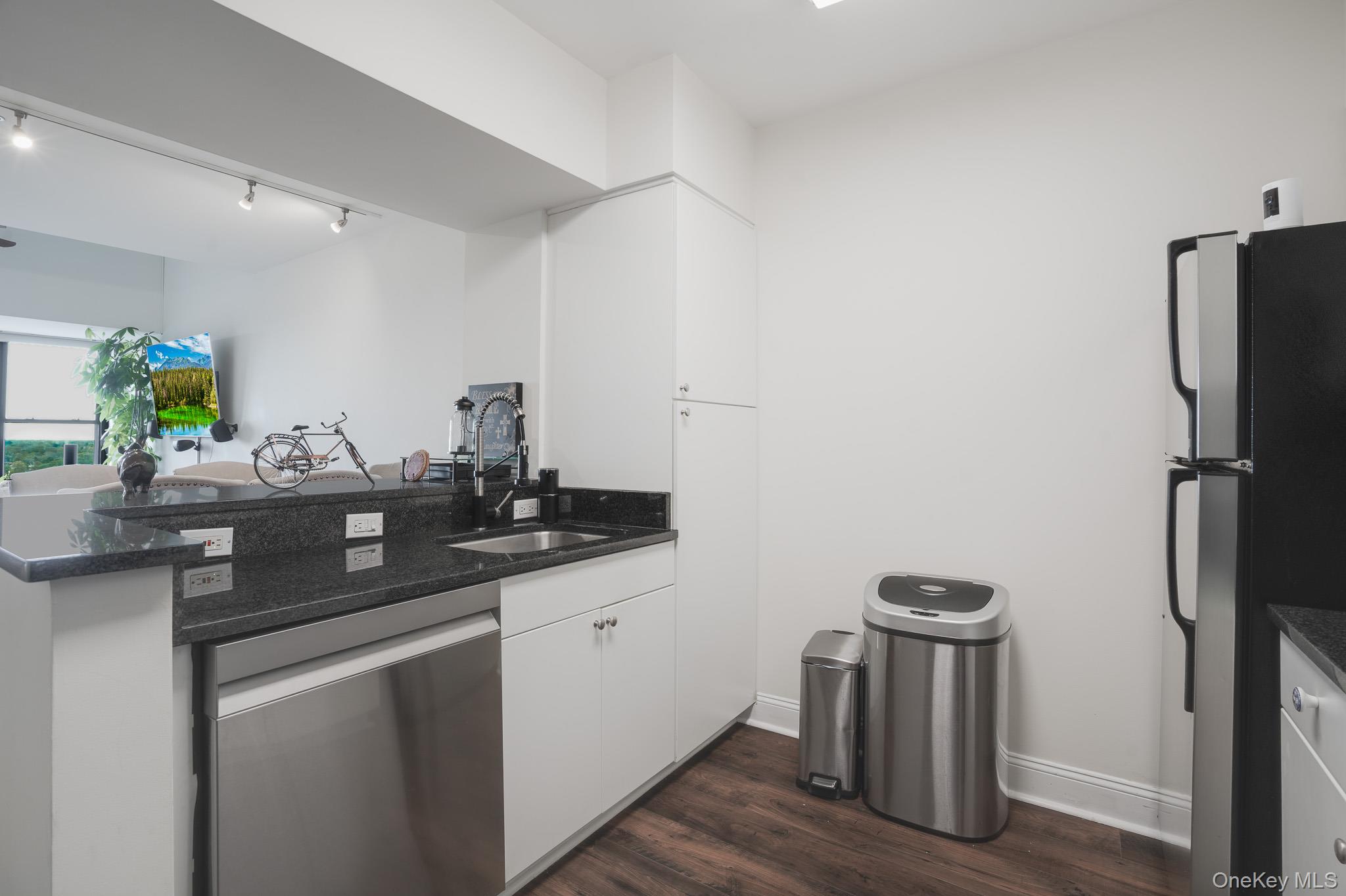 100 New Roc City Plaza Unit: 403