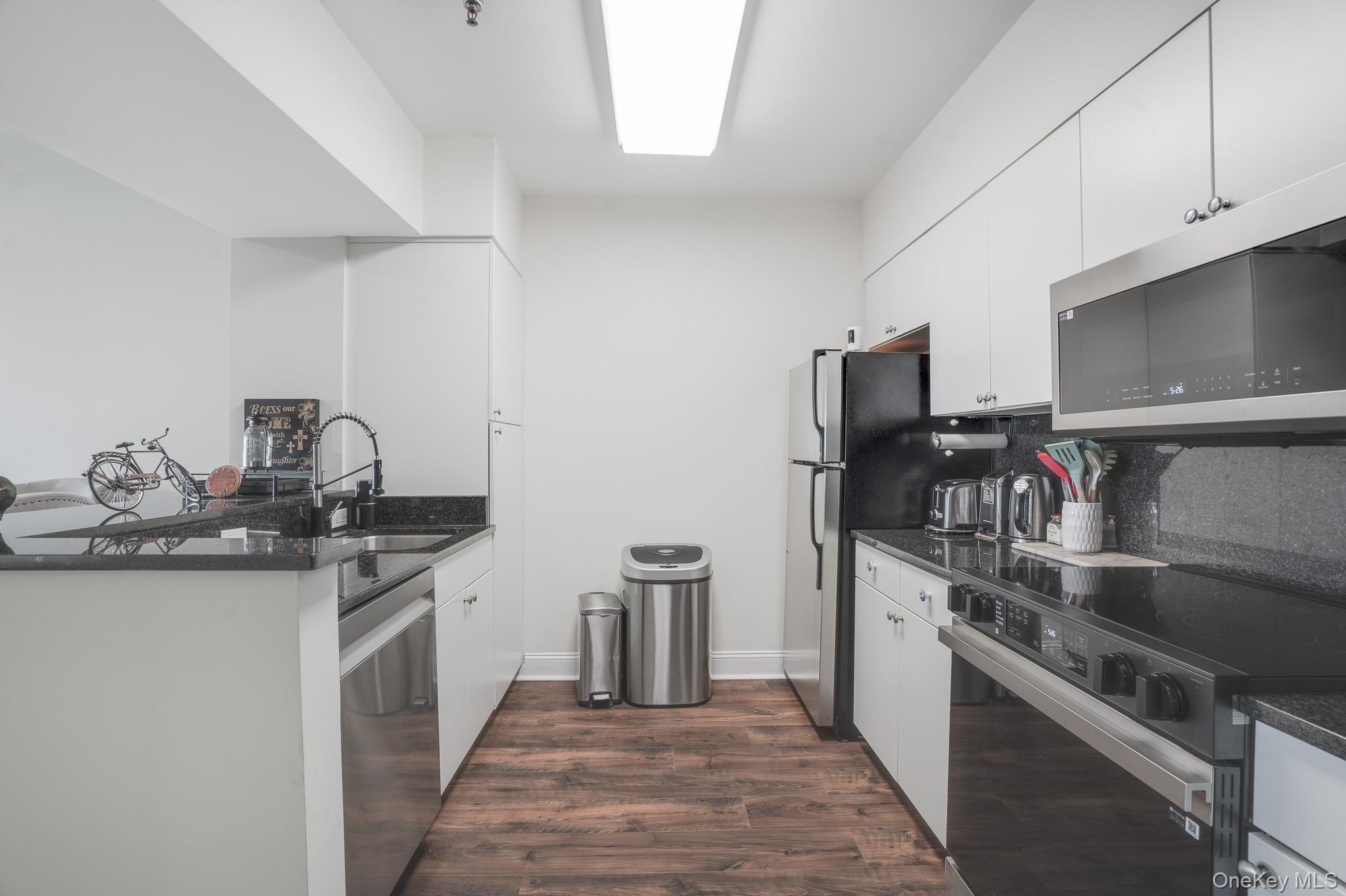 100 New Roc City Plaza Unit: 403