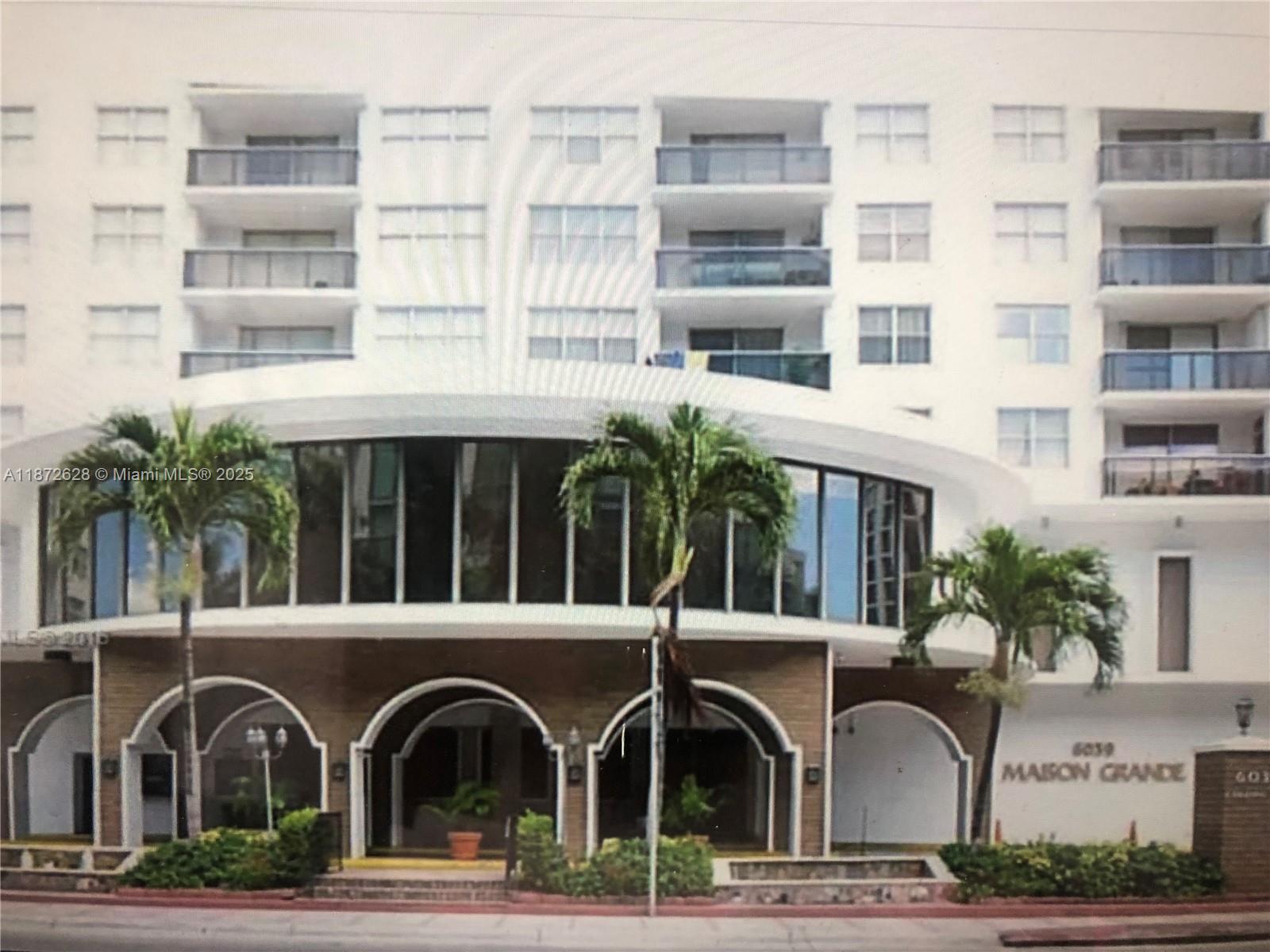 6039 Collins Ave # 829