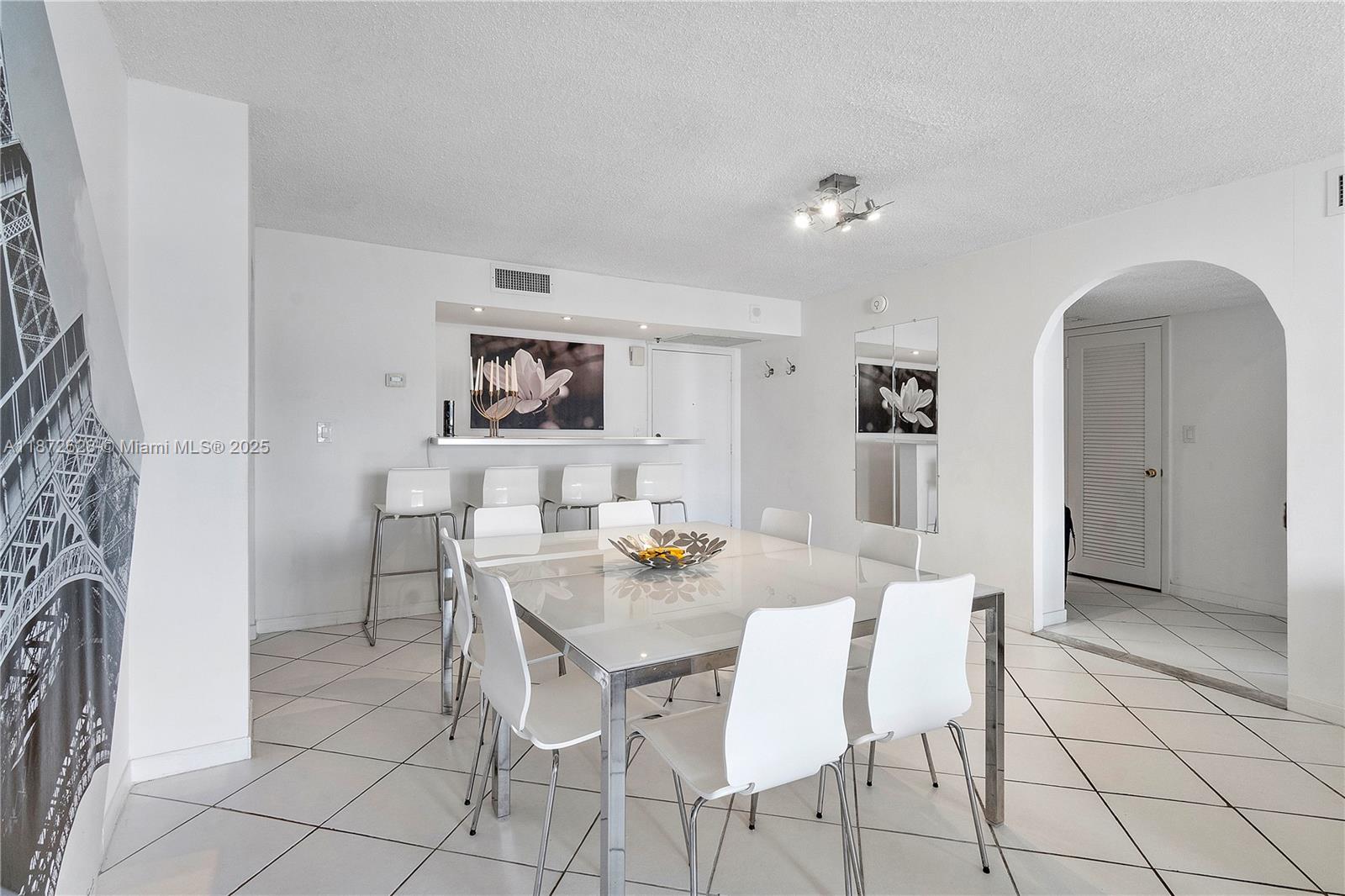 6039 Collins Ave # 829