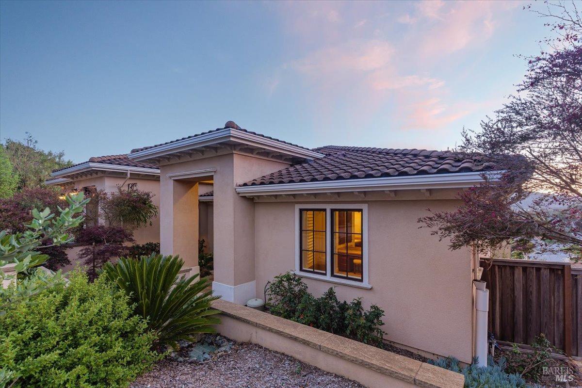 1046 Valle View Court