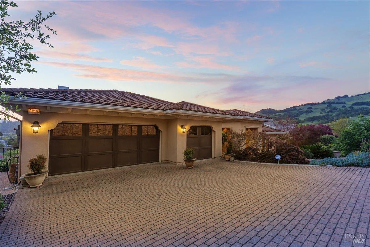 1046 Valle View Court