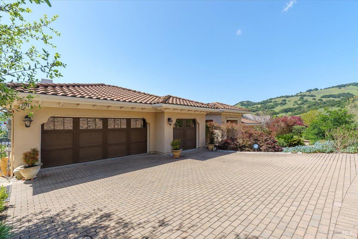 1046 Valle View Court