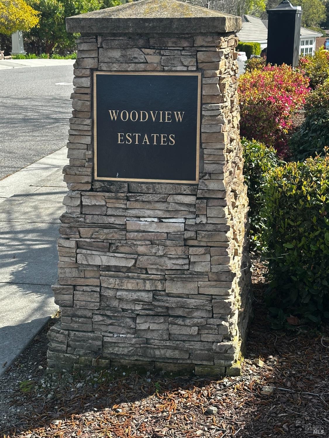 1046 Valle View Court