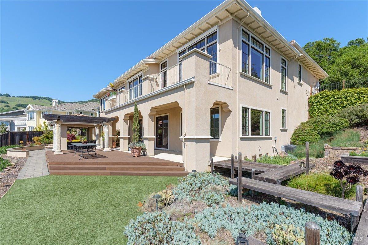 1046 Valle View Court