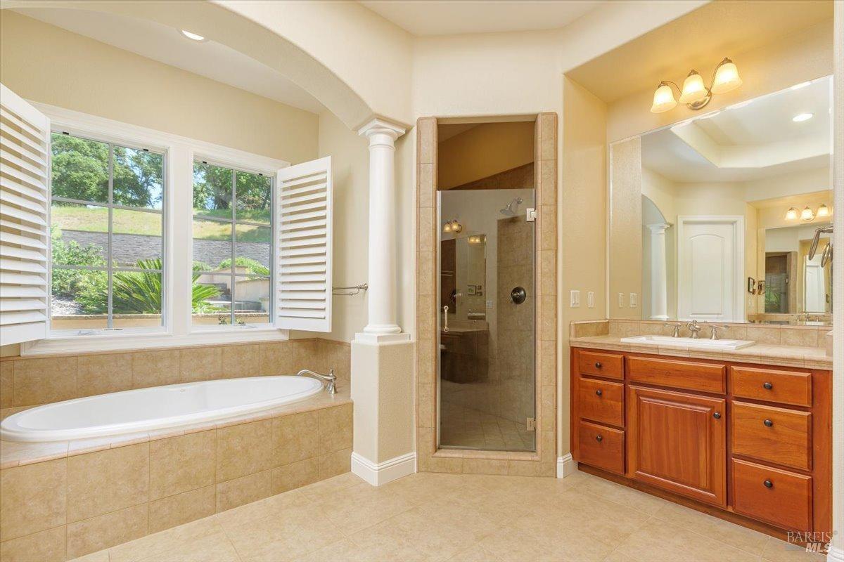 1046 Valle View Court