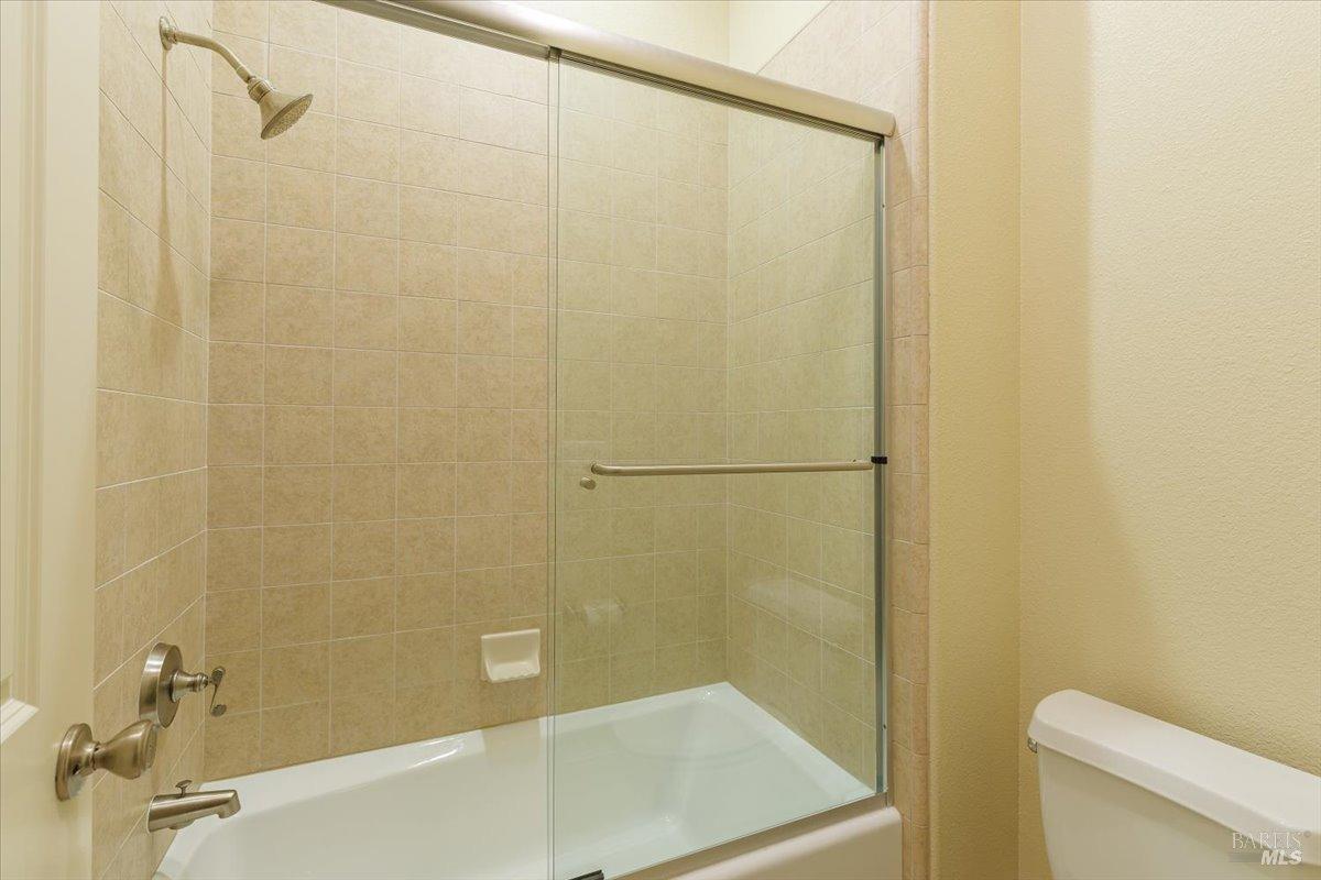 1046 Valle View Court