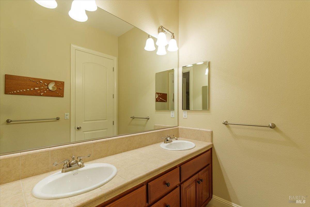 1046 Valle View Court