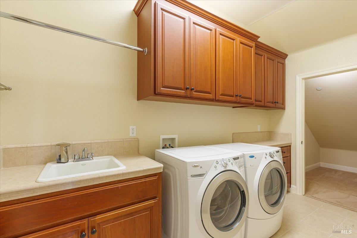 1046 Valle View Court