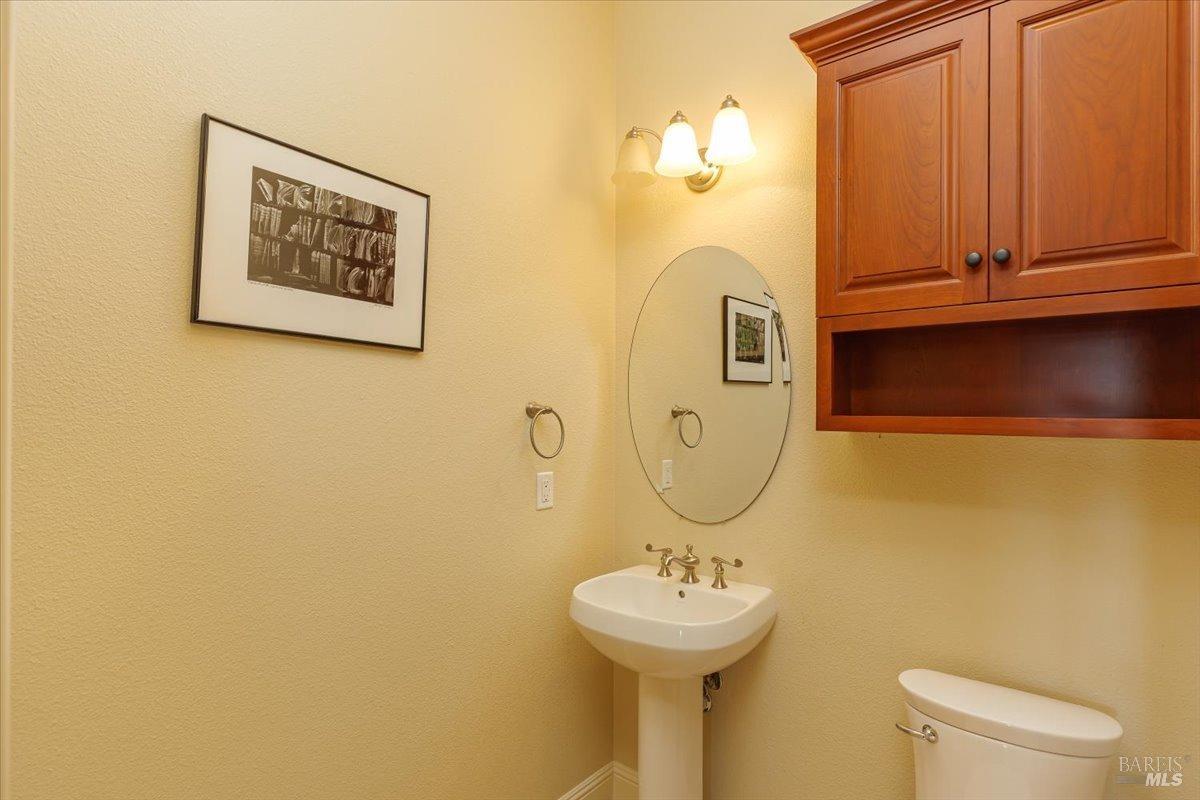 1046 Valle View Court