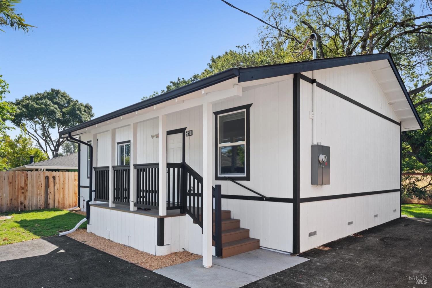 330 W Sierra Ave