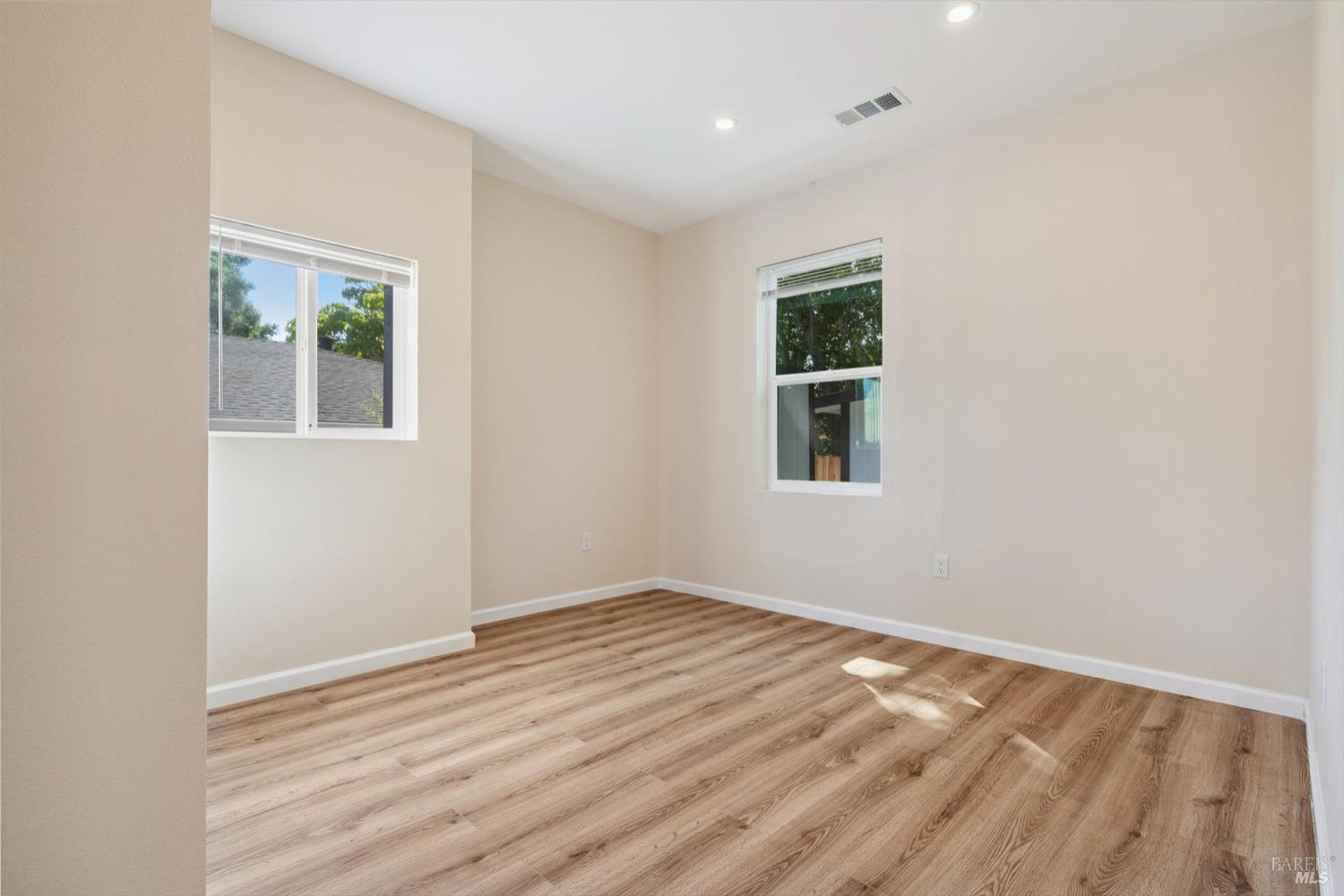 330 W Sierra Ave