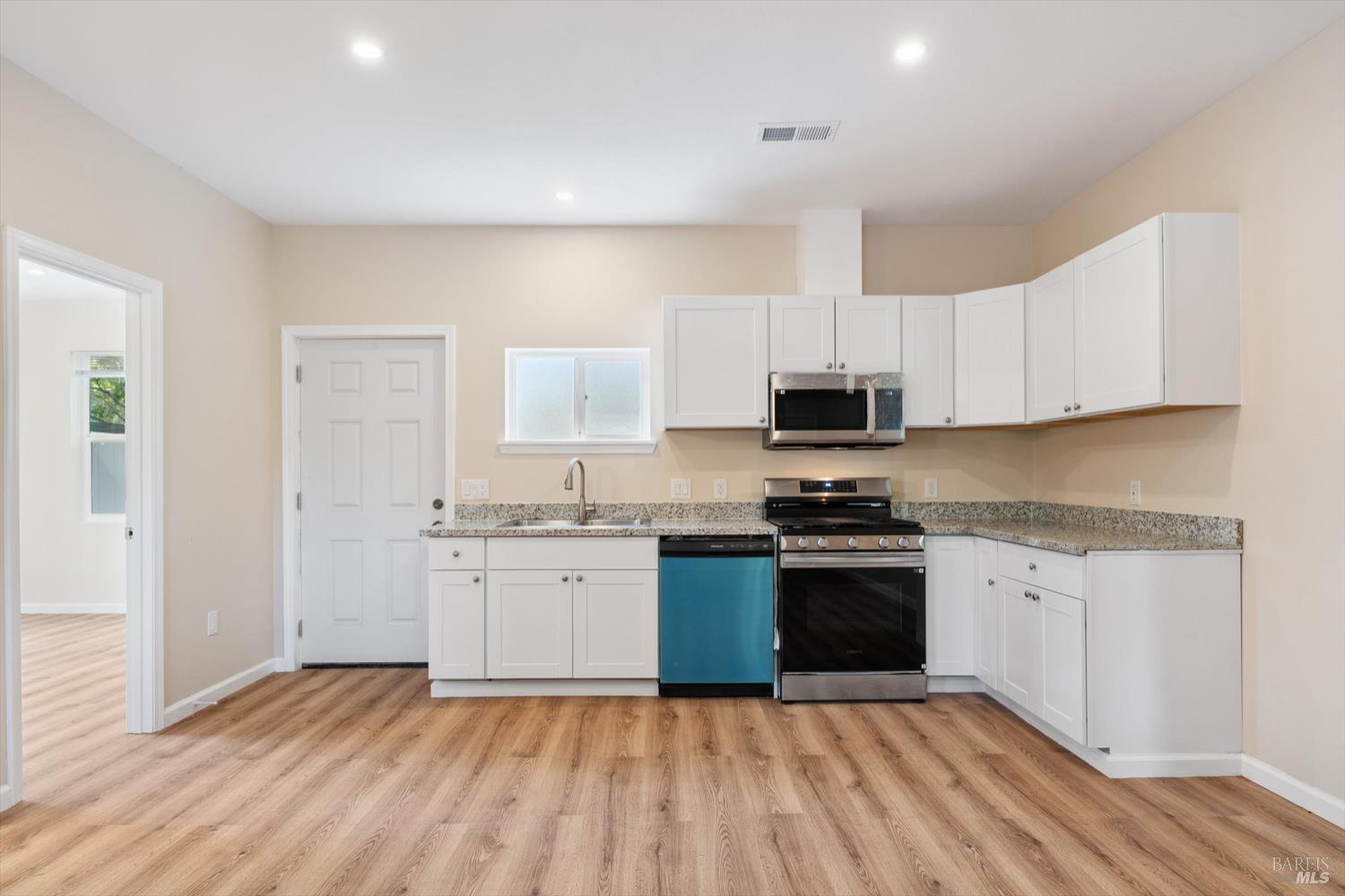 330 W Sierra Ave