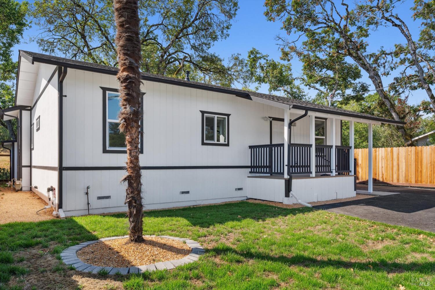 330 W Sierra Ave