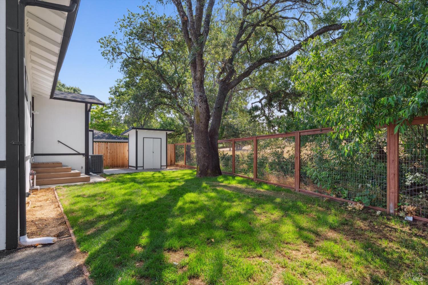 330 W Sierra Ave