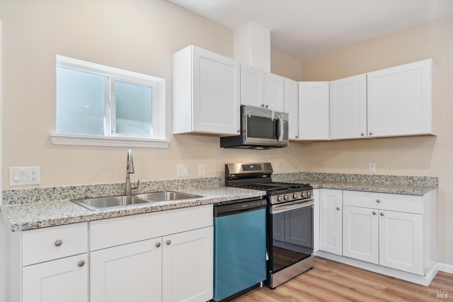 330 W Sierra Ave