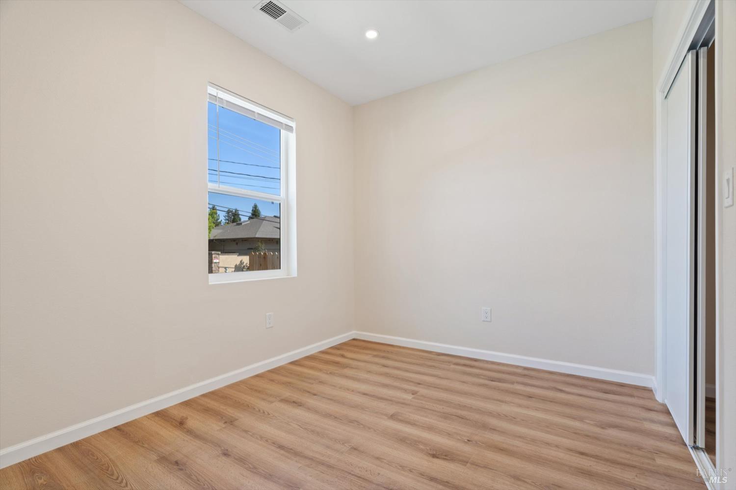 330 W Sierra Ave