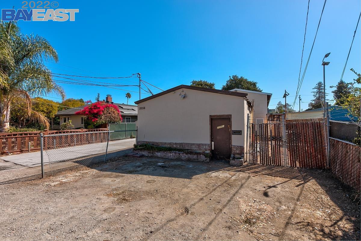 2056 Glen Way