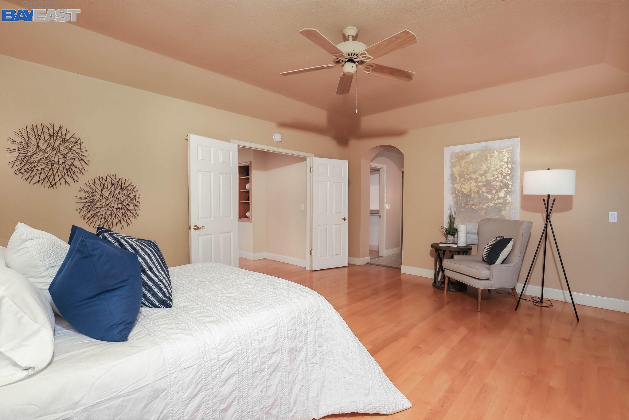 3040 Live Oak Ct