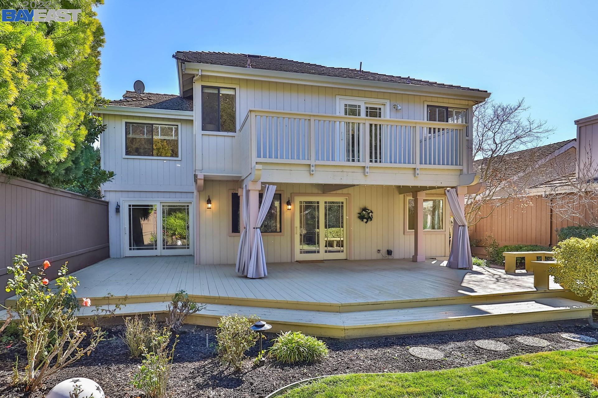 3040 Live Oak Ct