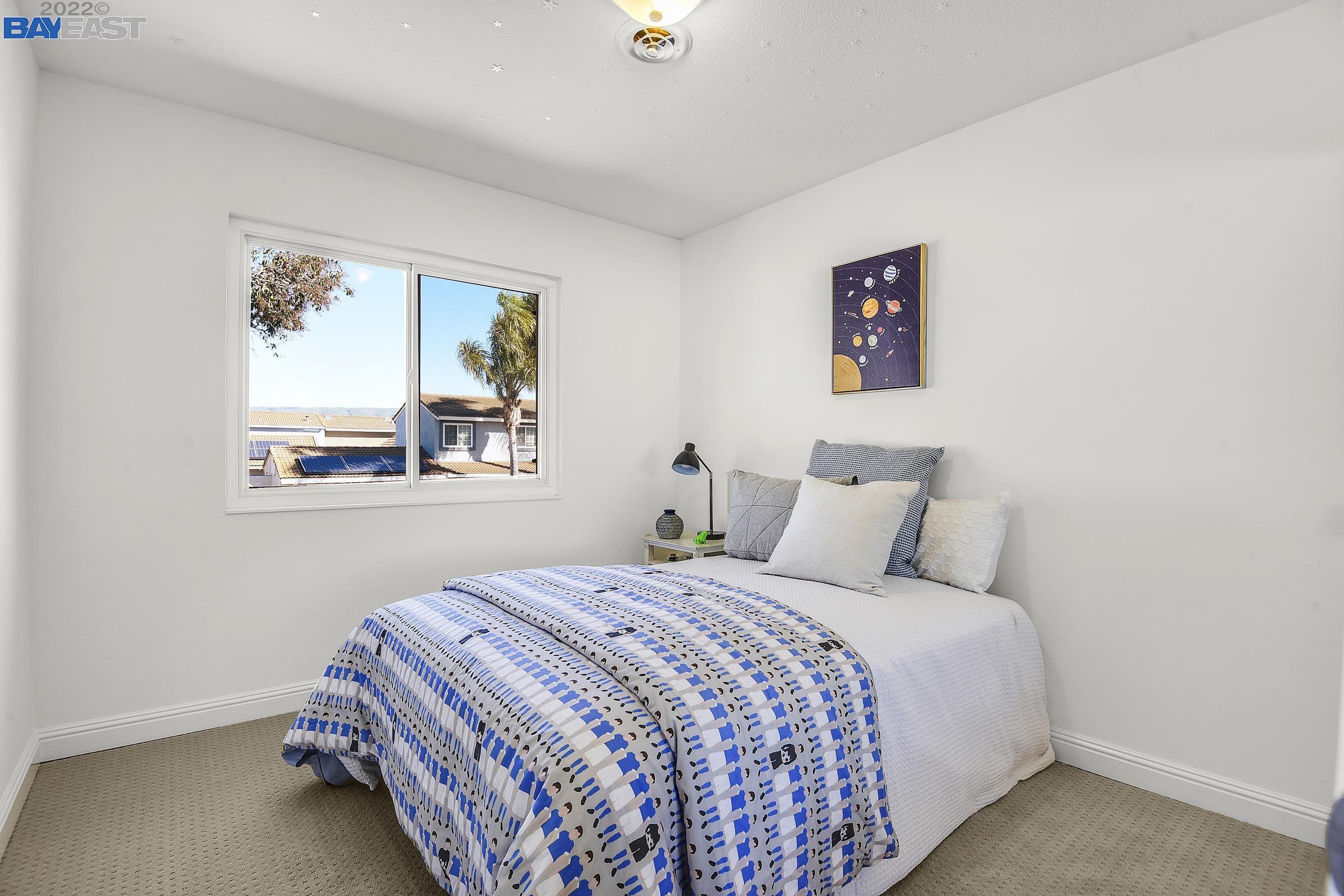 33183 Lake Pyramid St