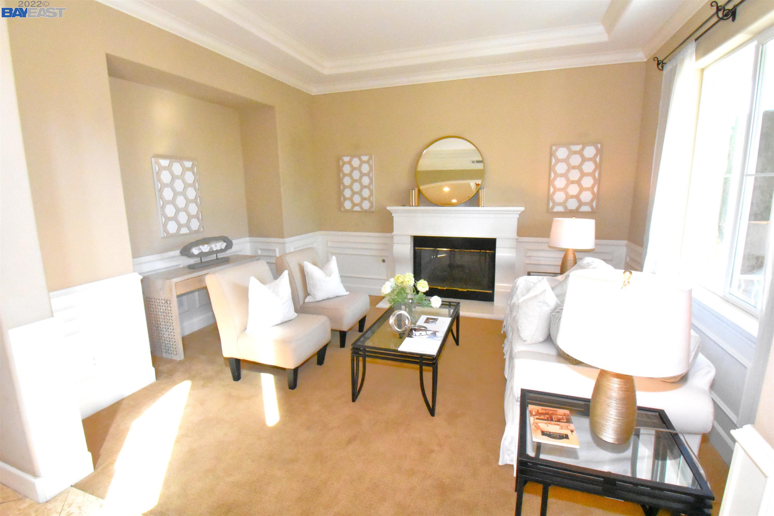 32 Alden Ln