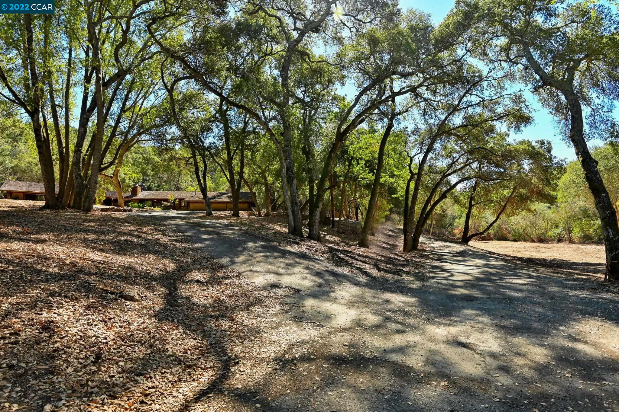 635 Los Trancos Rd