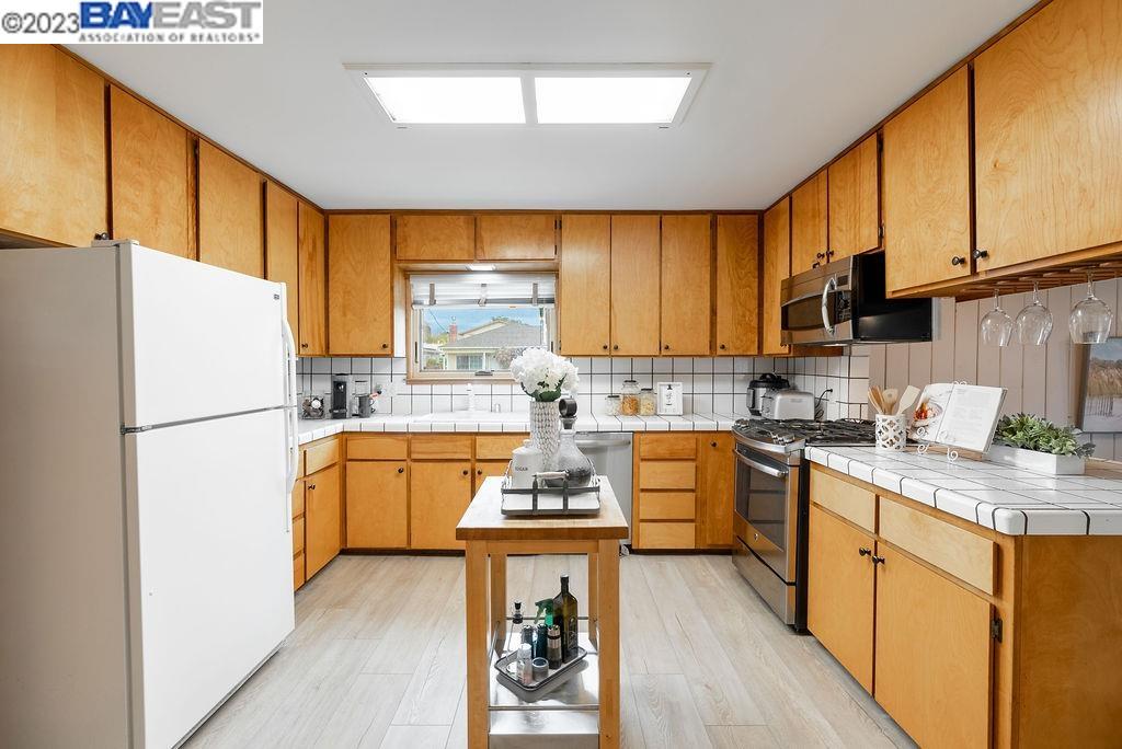 4531 Portola Dr