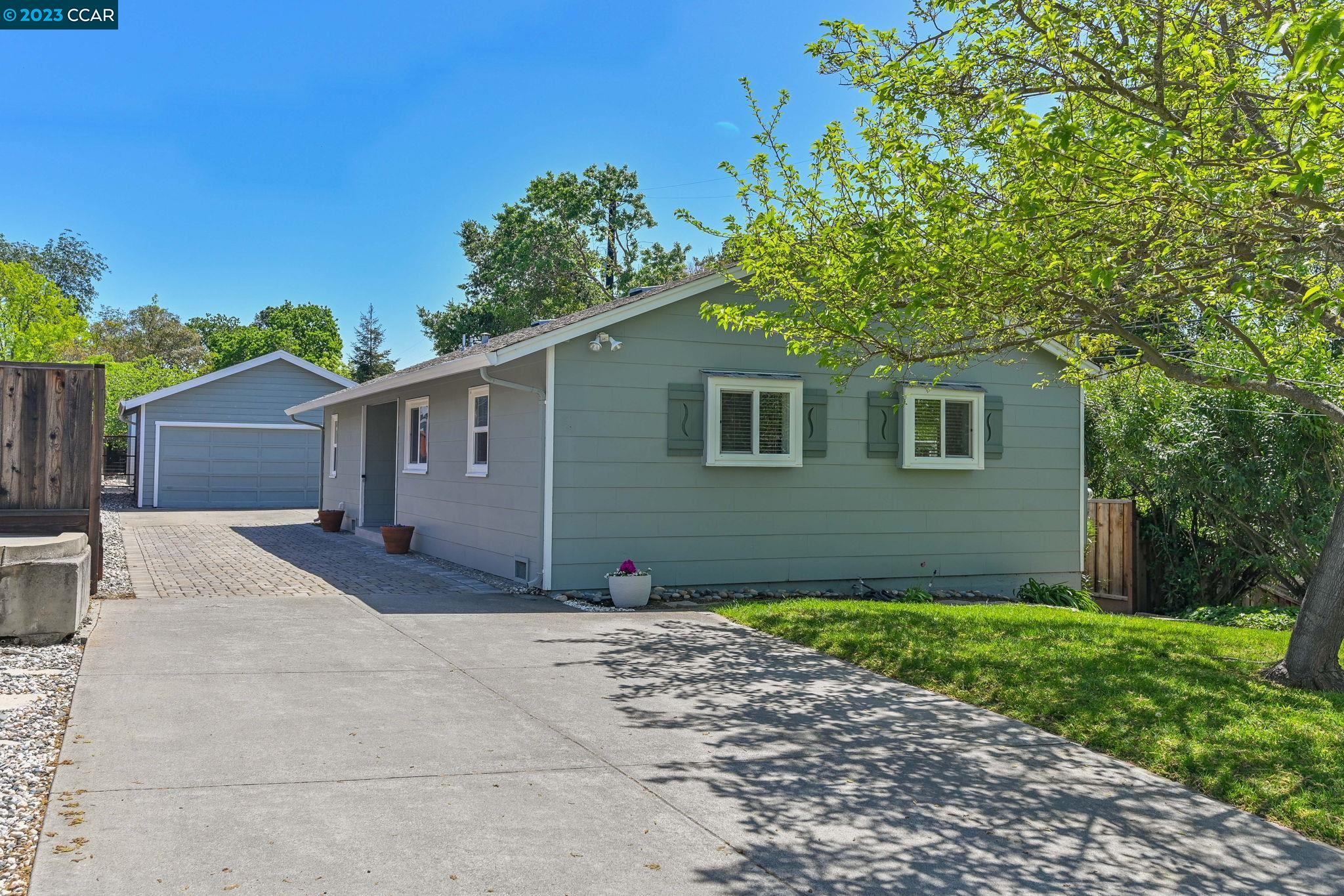 340 Oakvue Rd