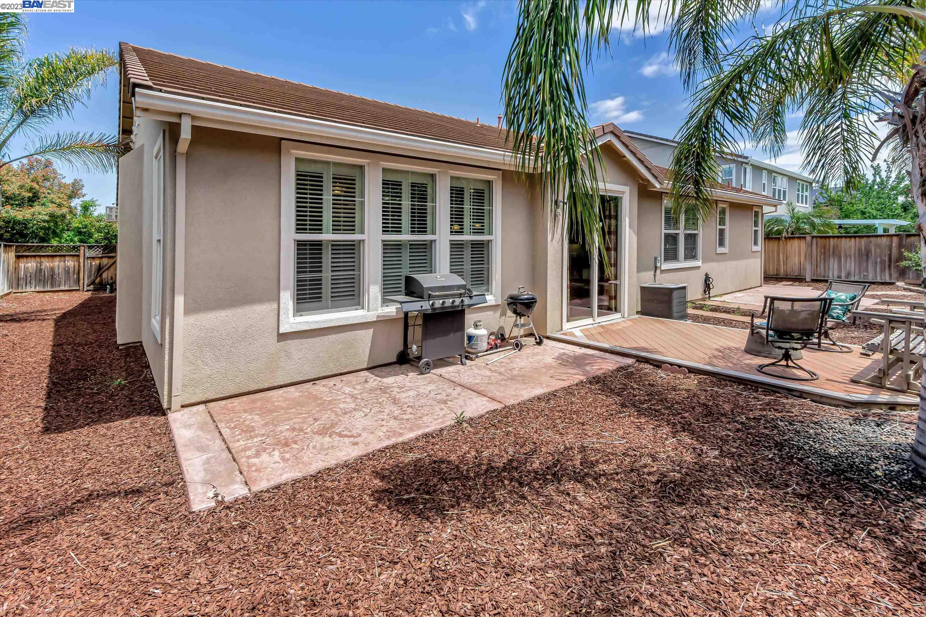 307 Myrtle Ln