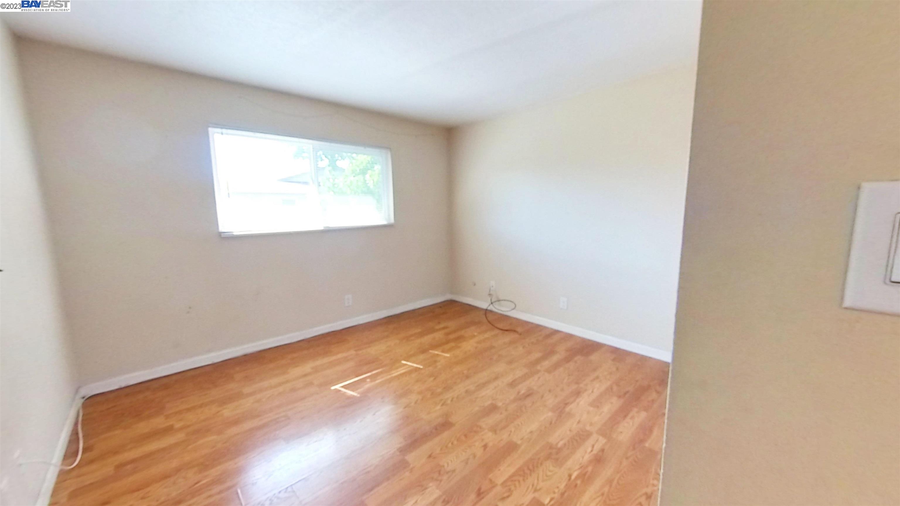 2304 Peppertree Way Unit: 4