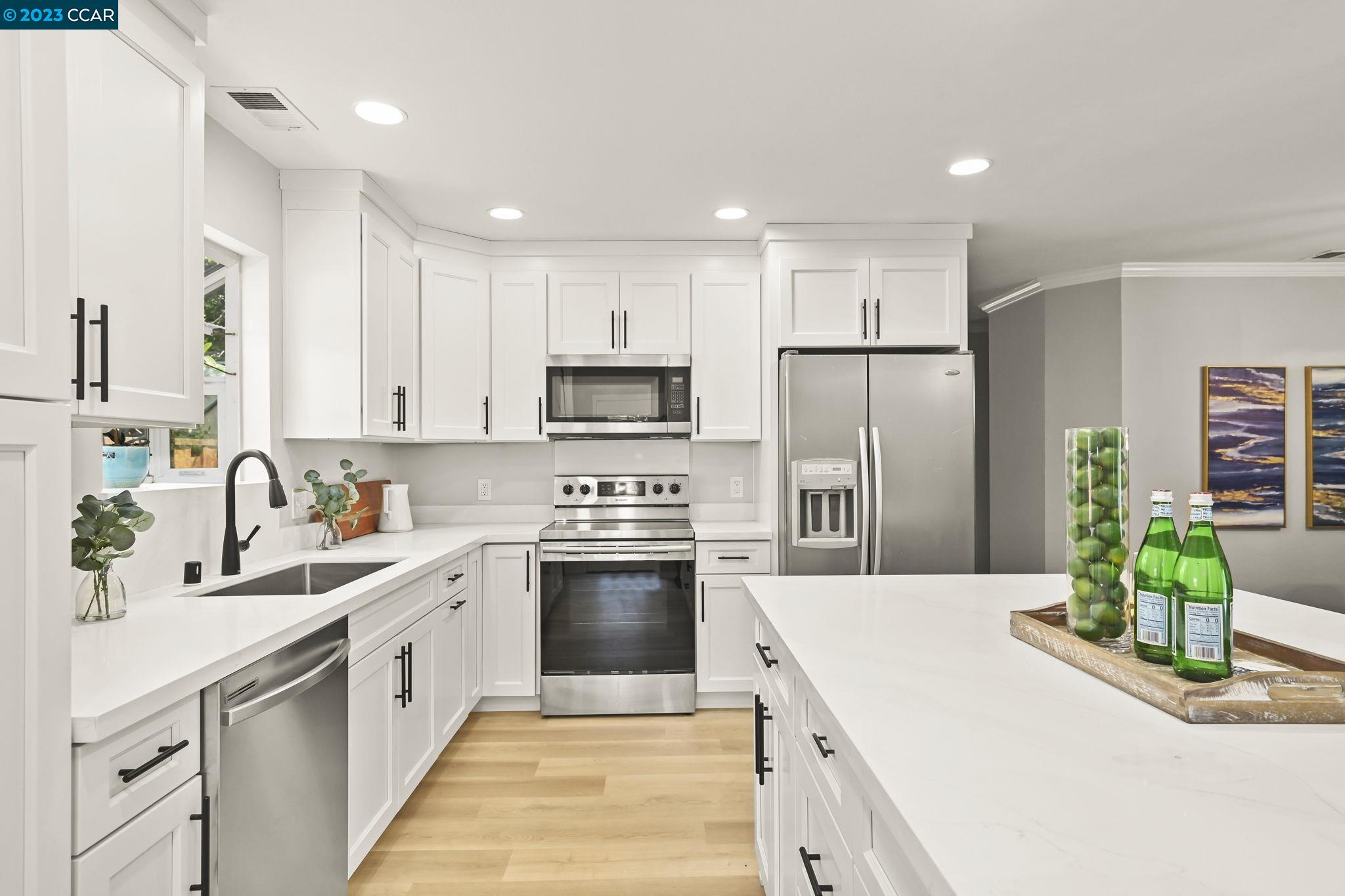 1166 Santa Lucia Dr