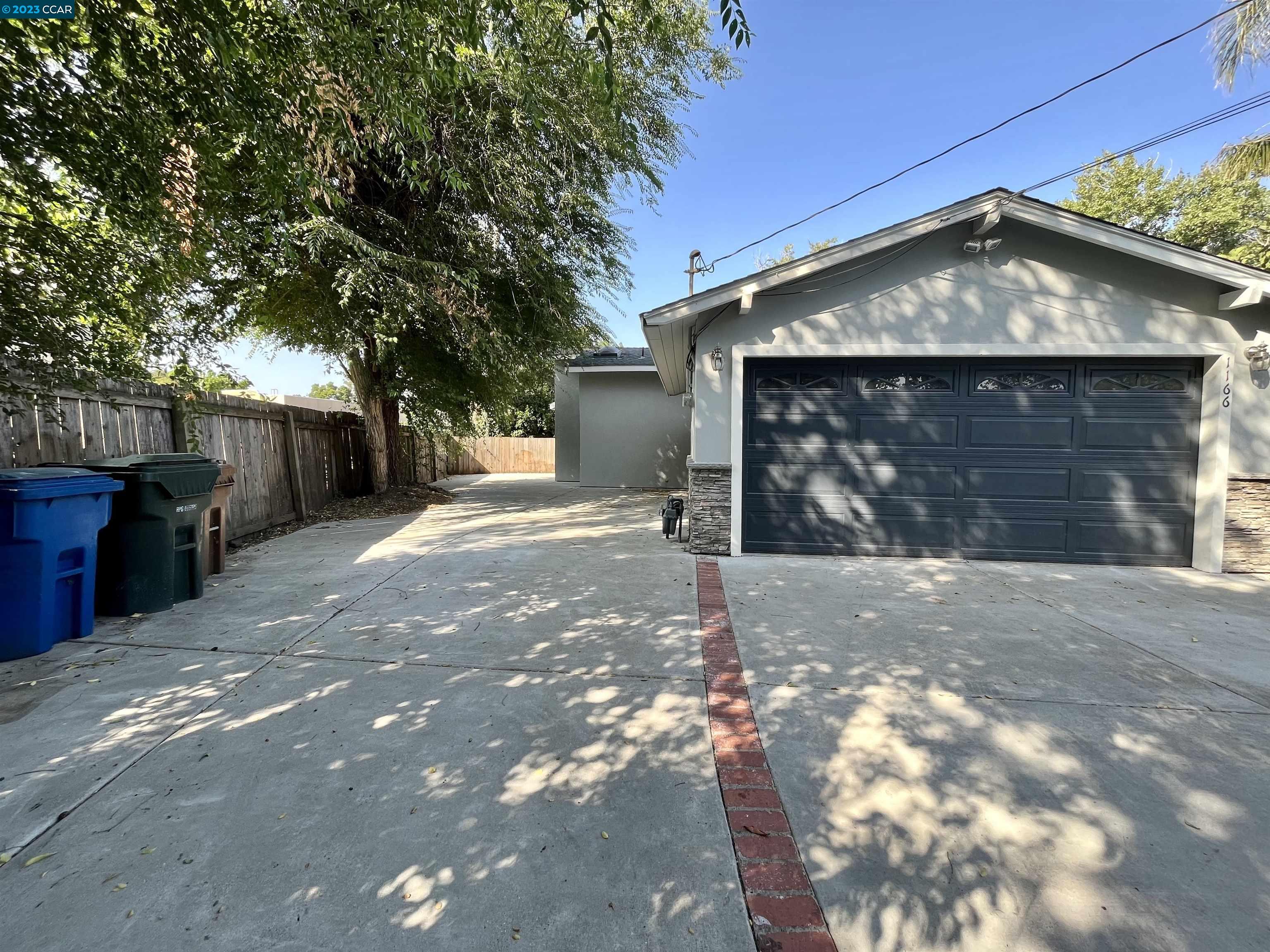 1166 Santa Lucia Dr