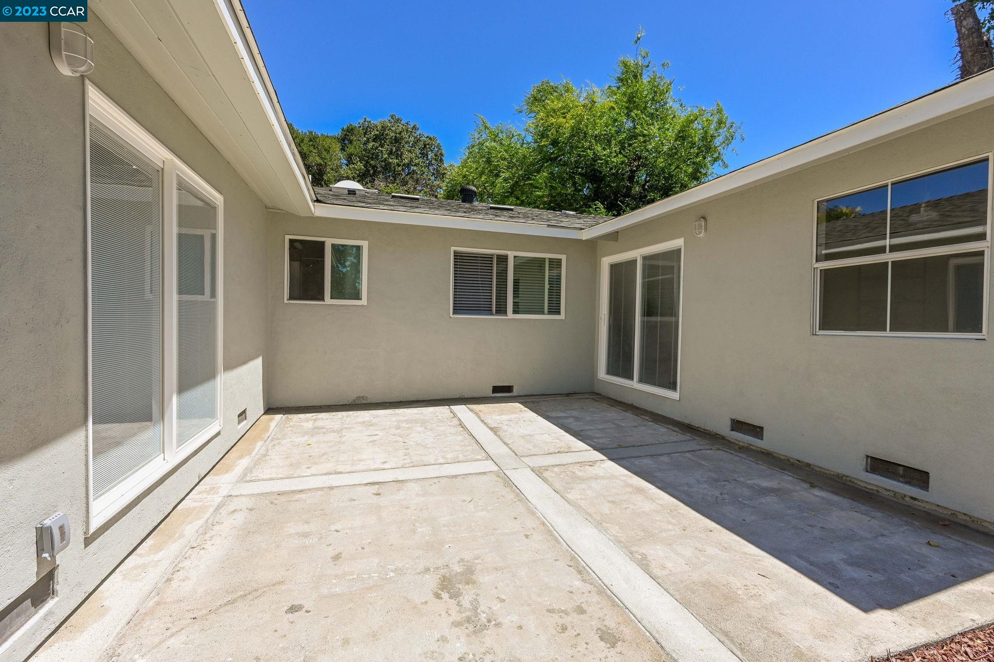 1166 Santa Lucia Dr