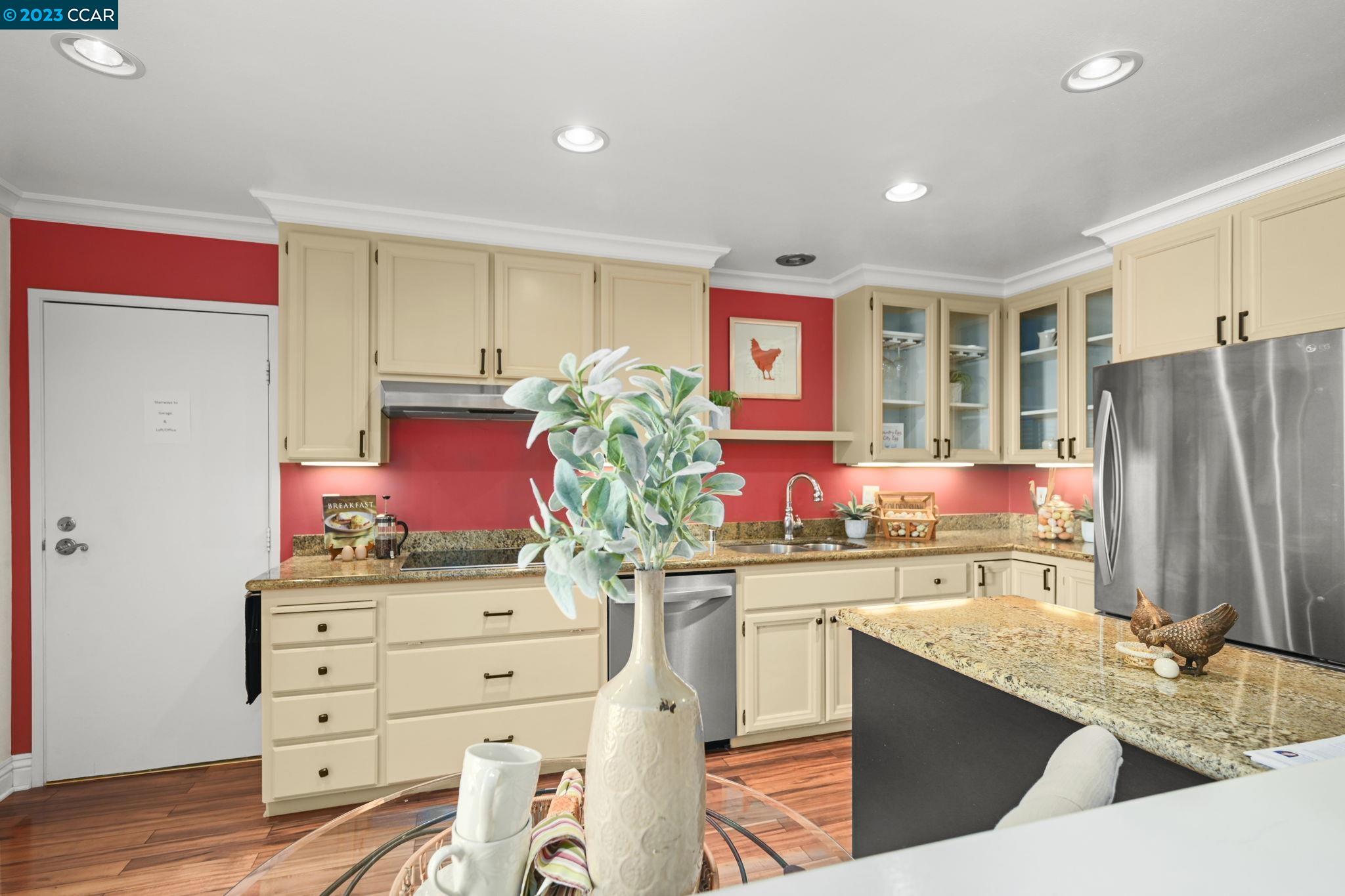 3298 Rossmoor Pkwy Unit: 7
