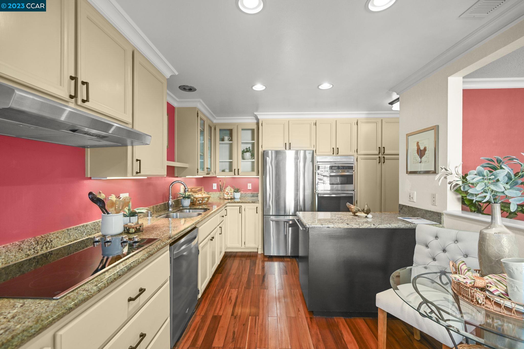 3298 Rossmoor Pkwy Unit: 7