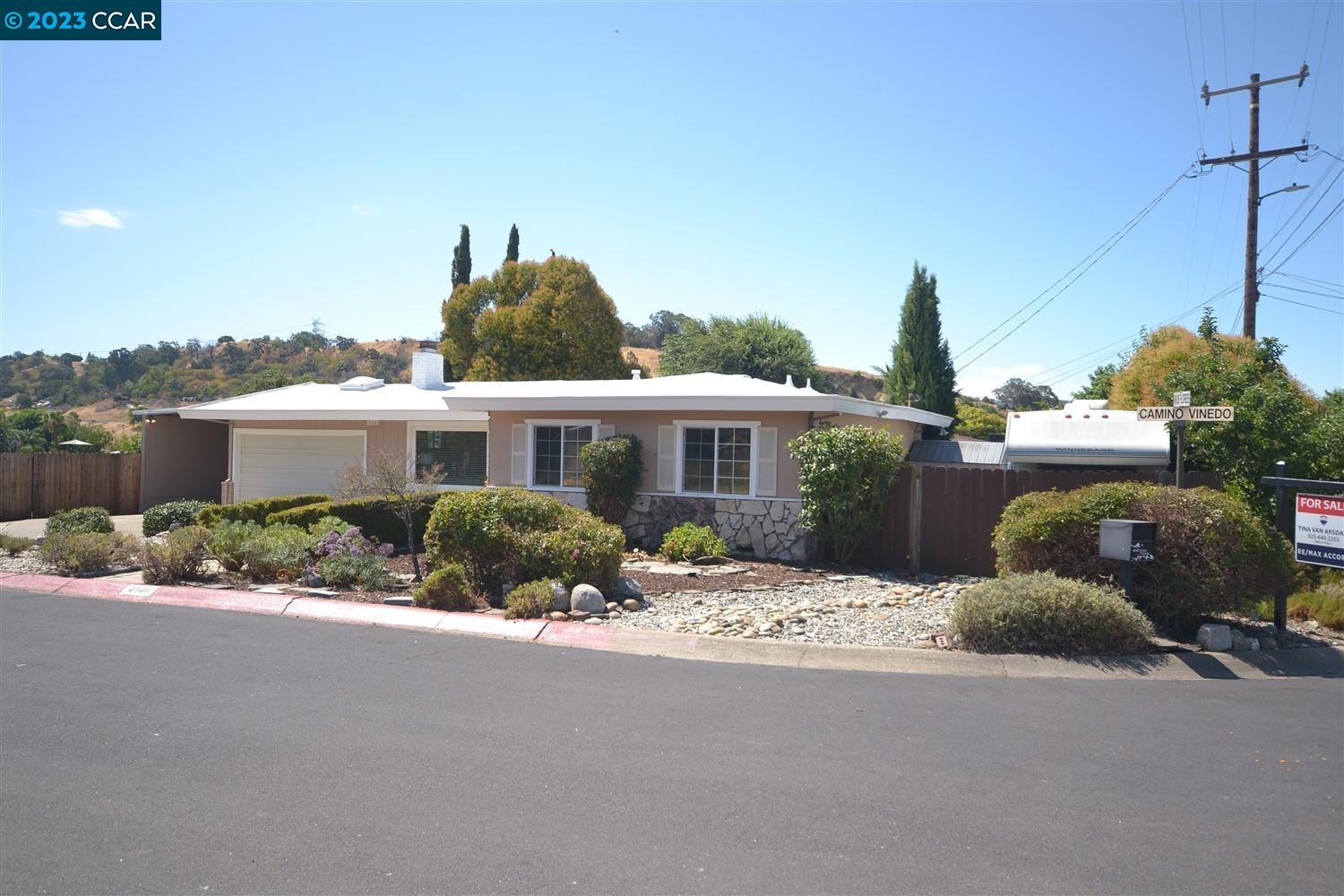 4040 Camino Vinedo